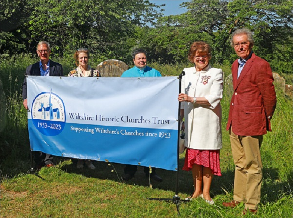 Left to Right: Nigel Jackson (Trust Secretary, Mrs Katharine Jellicoe (Churchwarden), Revd Jo Reid (Savernake Team Vicar), Lord Lieutenant, Mark Everall (Trust Chairman)